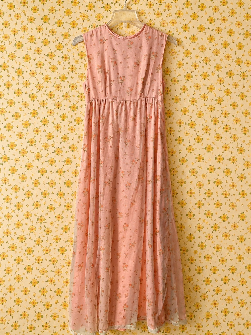 Vintage 70s Handmade Floral Sleeveless Peach Dress
